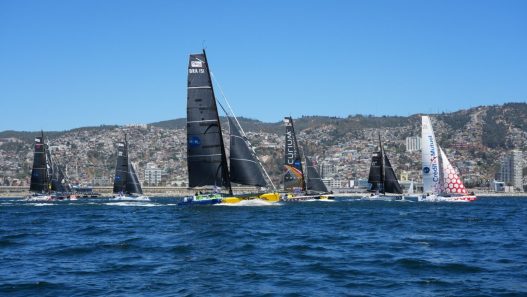 découvrez globe40, le premier class40 scow du crédit mutuel, prêt à affronter le légendaire cap horn avec performance et innovation.